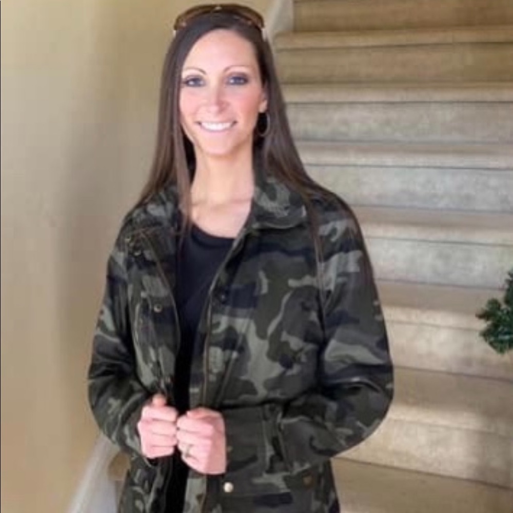 Camo Jacket Size Large! Worn Once! Boutique!